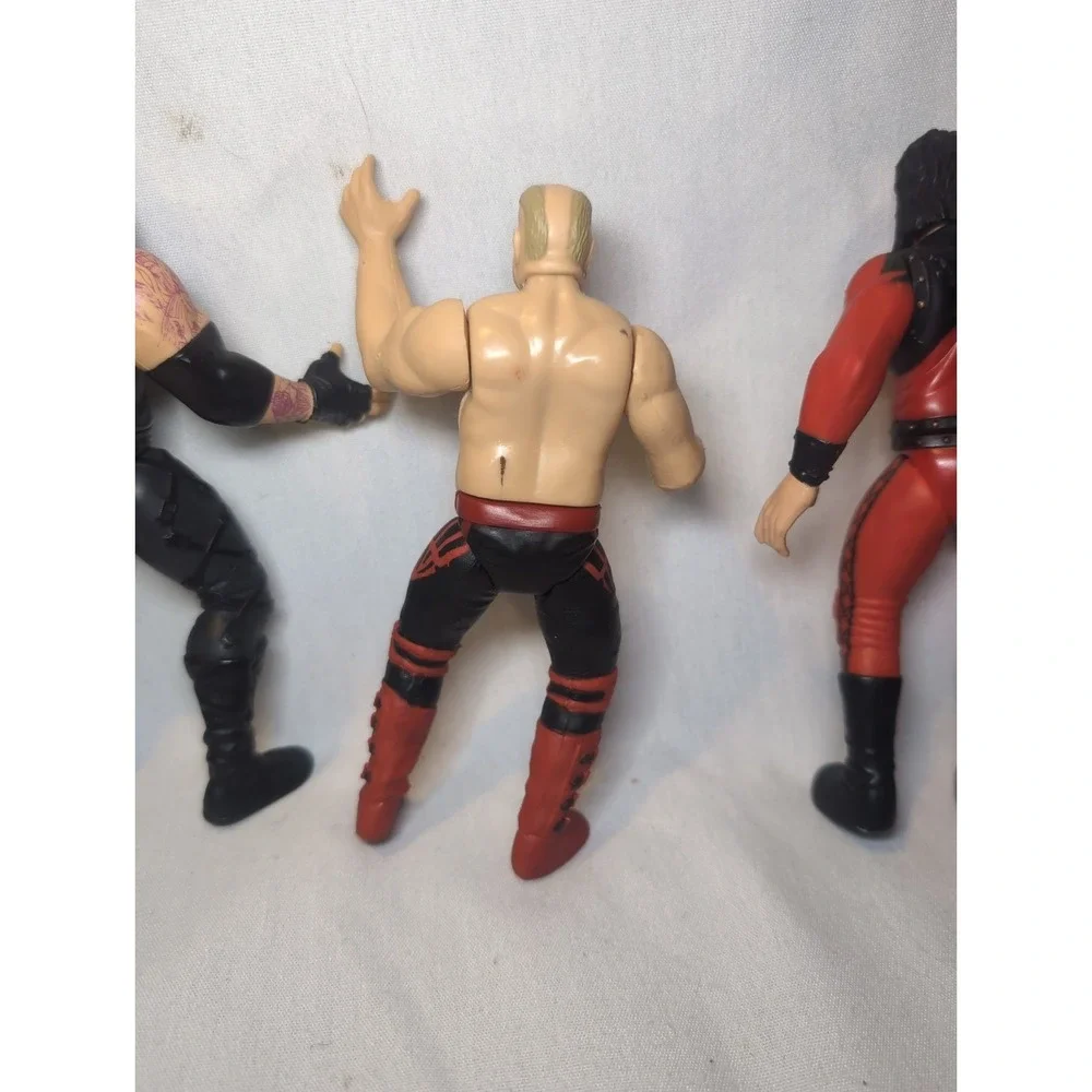 3x WWE Jakks Pacific 1997 The Undertaker, Kane, Road Warrior Wrestlers Figure